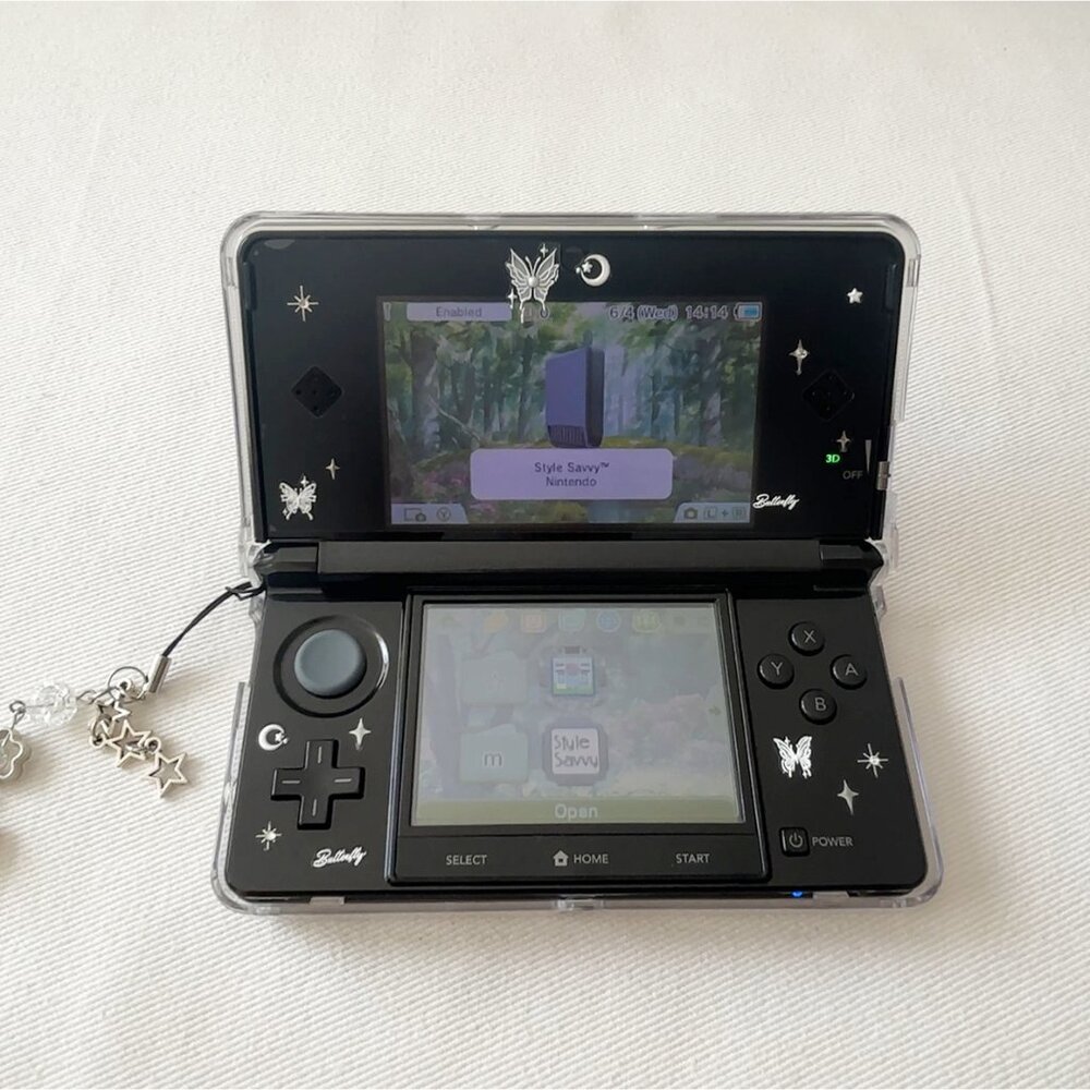 *BUNDLE* Region Unlocked 3DS from Japan with 4 Games